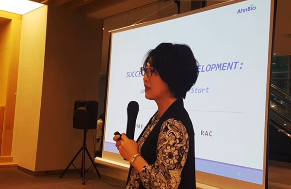 안해영 안바이오컨설팅 대표는 7월3일 혁신신약살롱 판교에서 바이오벤처 관계자들에게 FDA 심사체계와 이슈별로 중요 포인트를 설명했다.