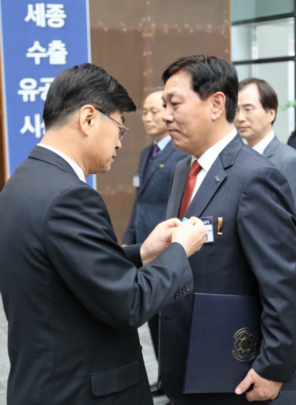 바카라사이트