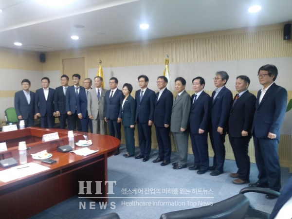 베트남 시장 진출 지원 CEO 간담회가 24일 오후 서울지방식품의약품안전청 2층 회의실에서 개최됐다