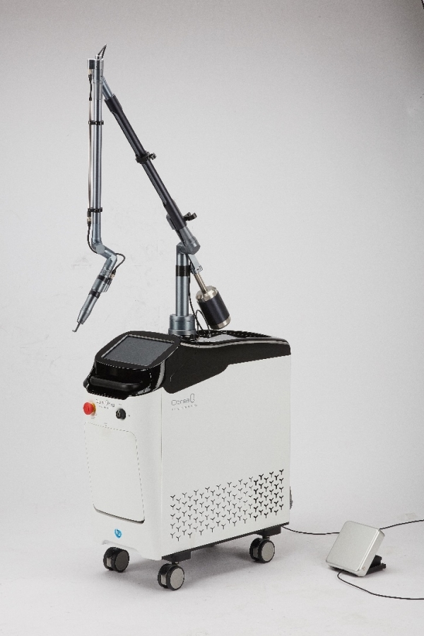 파나시 에스테틱 레이저 '더마큐레이'