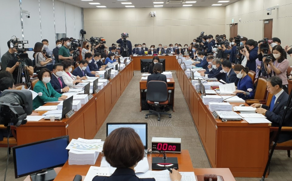 지난 8월 26일 진행한 복지위 전체회의