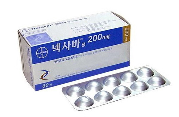 한미약품이 간암치료제 '낵사바'의 특허 공략에서 성공해 우선판매품목 허가를 회득했다.