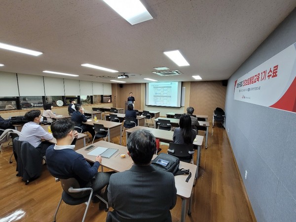 '디지털 헬스케어는 어떻게 비즈니스가 되는가?'로 진행된 김치원 교수 특강 '