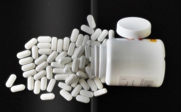 다국적 제약사들의 잦은 의약품 공급 지연·품절 등으로 인해 처방 조제에 어려움을 겪고 있다는 지적이다.(사진은 한국화이자제약의 '알닥톤필름코팅정25밀리그람')