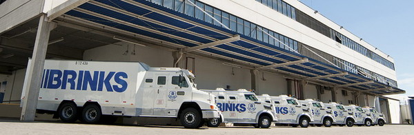 아이큐어와 콜드체인 협약을 맺은 브링스글로벌 한국지사의 운송차량 (사진제공=아이큐어)