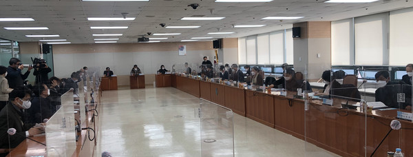 지난달 29일 서울 국제전자센터에서 진행된 건강보험정책심의위원회.