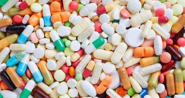 허가사항과 다르게 의약품을 제조한 바이넥스로 인해 제약업계 전반에 대한 불신이 확산될 조짐을 보이고 있다.