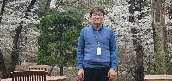안대로 한국과학기술연구원(KIST) 박사를 만나 거울상 하이 로우 토토 사이트 활성에 관여하는 중합효소를 비롯해 하이 로우 토토 사이트 나노입자가 약물 연구에 어떻게 적용될 수 있는지 들어봤다. 인터뷰는 방역수칙을 준수해 마스크를 착용한 채로 진행했다.