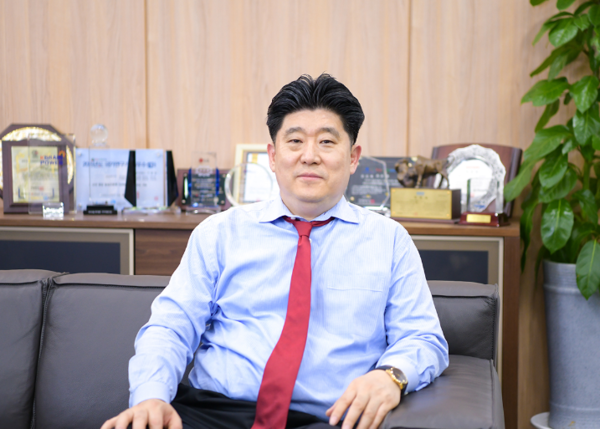 5월 봄비가 내리는 대전의 한적한 레스토랑에서 유진산 파멥신 대표를 만나 머크와 공동연구부터 향후 계획까지 다양한 이야기를 들어봤다.