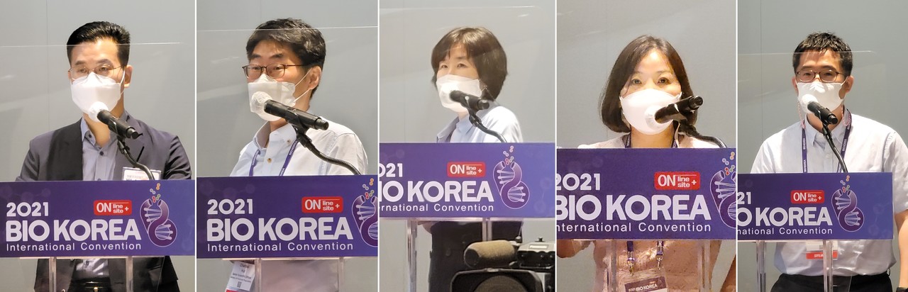 (왼쪽부터)의료기기산업 종합지원센터 백승수 센터장, 식약처 허찬회 첨단제품허갇마당관, 심평원 의료기술평가부 임정희 팀장, 심평원 치료재료등재부 이숙경 팀장, NECA 평가사업협력팀 김진호 팀장