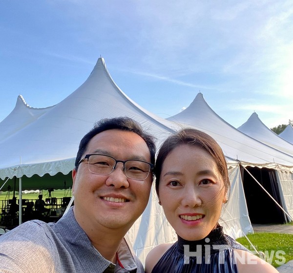 든든한 후원자인 아내 김영선씨와 함께한 김호원 박사.