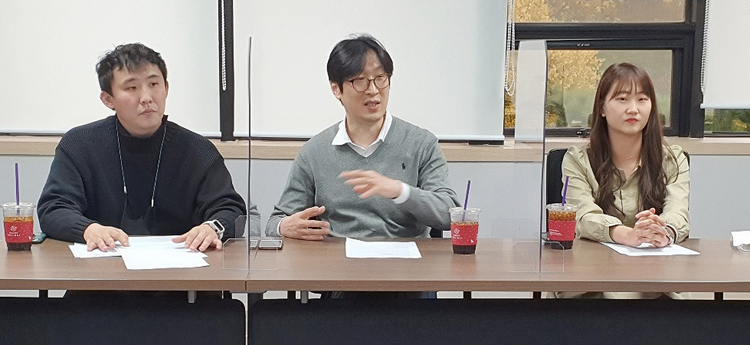 약실연 송종화 총무부장, 최효재 회장, 허성은 학술부장(왼쪽부터)