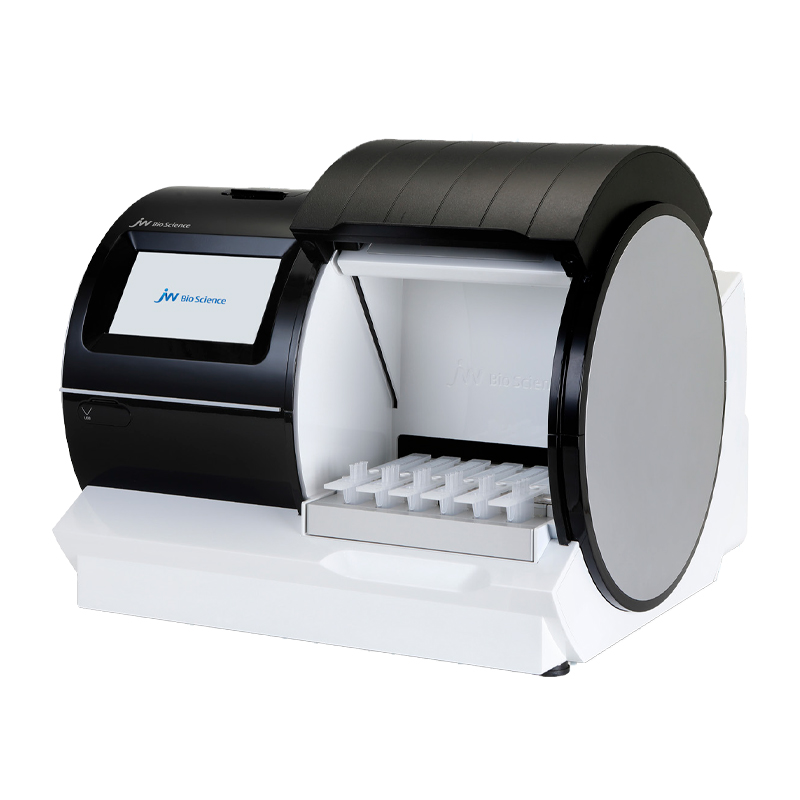 JW바이오사이언스와 마이크로디지탈이 공동개발한 고감도 현장진단기기 '제이웰릭스Q6' (사진제공 : JW바이오사이언스)