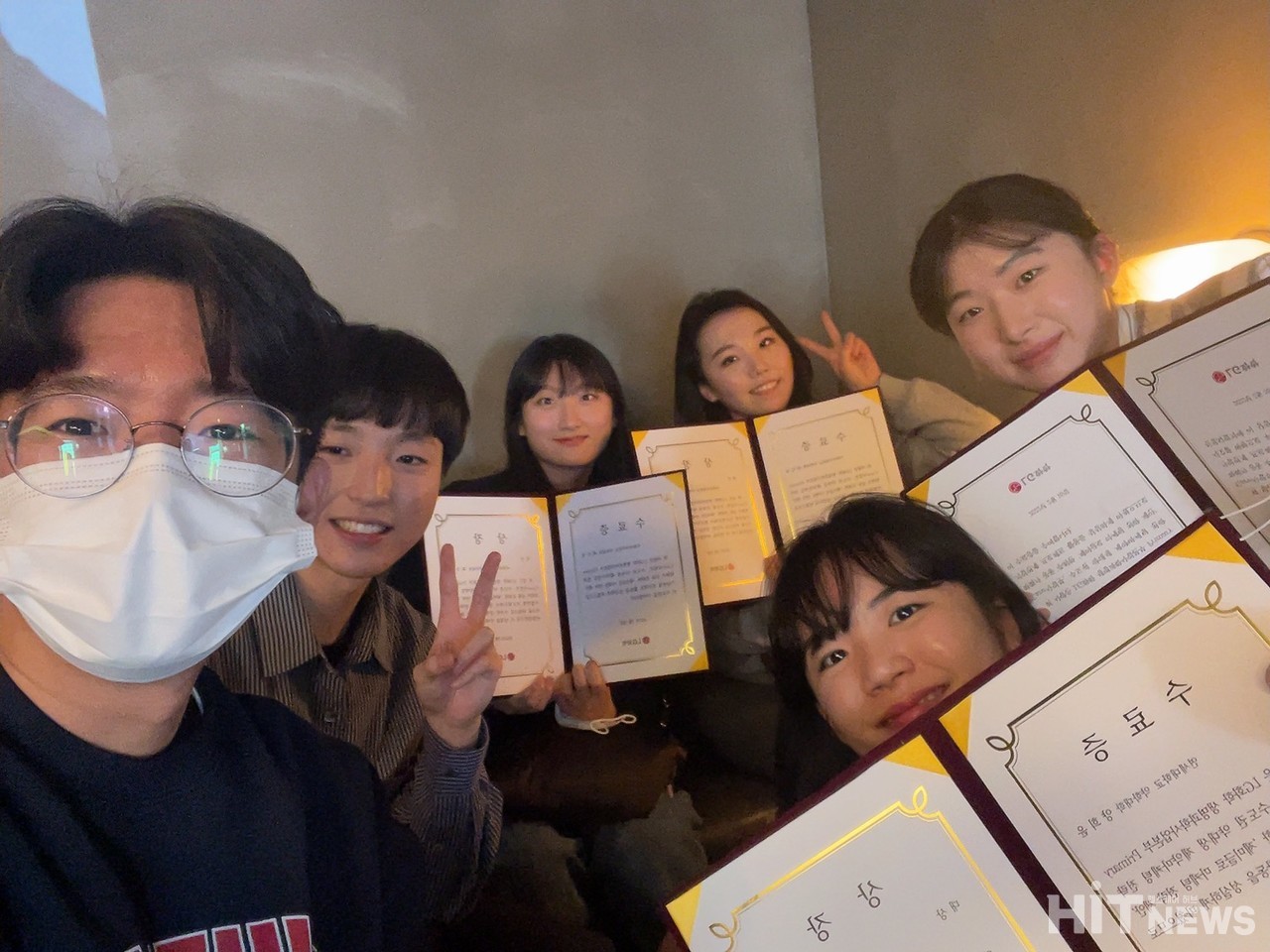 LG화학 '고객 중심 마케팅 전략 수립 발표회' 를 마치고 PPL 우승팀이 기념촬영을 하고 있다.