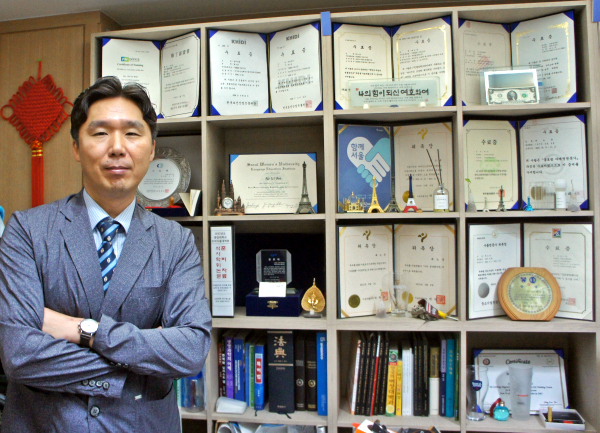 히알루론산 번역서를 출간한 배노을 비앤피코리아 대표