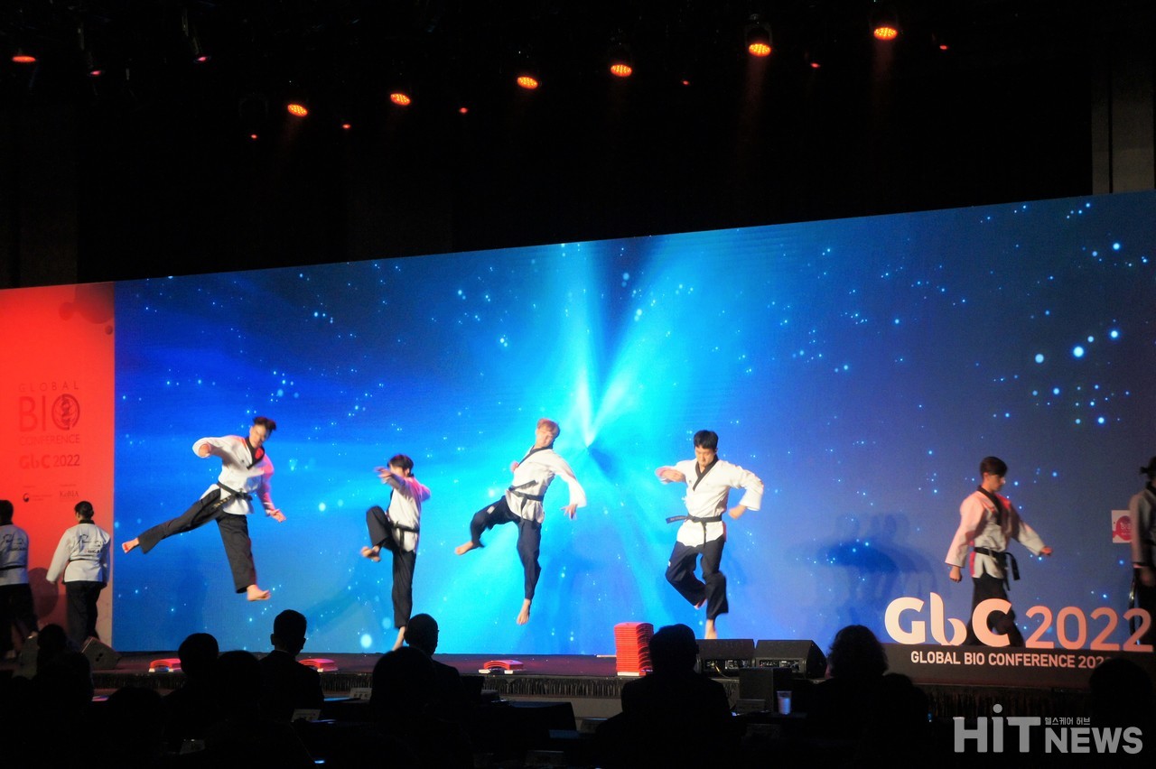 GBC 개막식은 태권도 퍼포먼스팀의 무대로 그 시작을 알렸다.