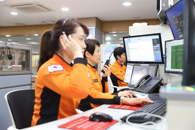 소방청 ‘119구급상황관리센터’에서는 구급상황관리사와 응급의학과 전문의가 365일 24시간 근무하며 ‘119응급의료상담’ 서비스를 제공한다. (출처=서울종합방재센터)