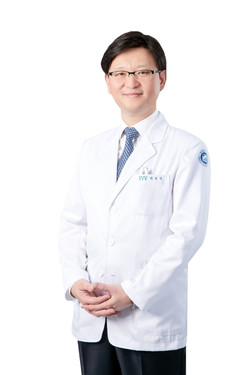 박진식 이사장 / 사진=바카라 꽁 머니중외제약
