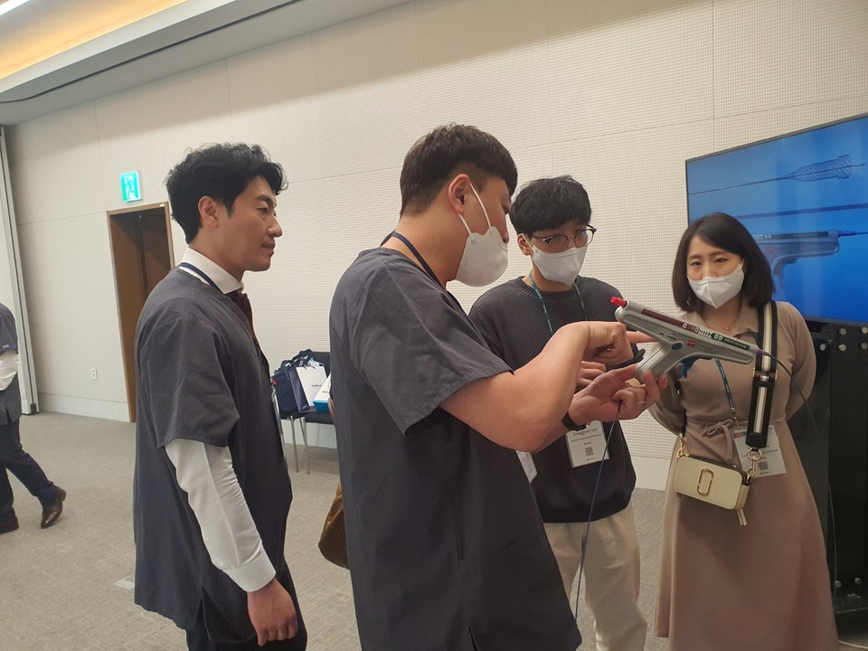 체험존을 통해 사용자의 실시간 피드백을 들을 수 있어 기업들도 도움이 되고 있다고 밝혔다.