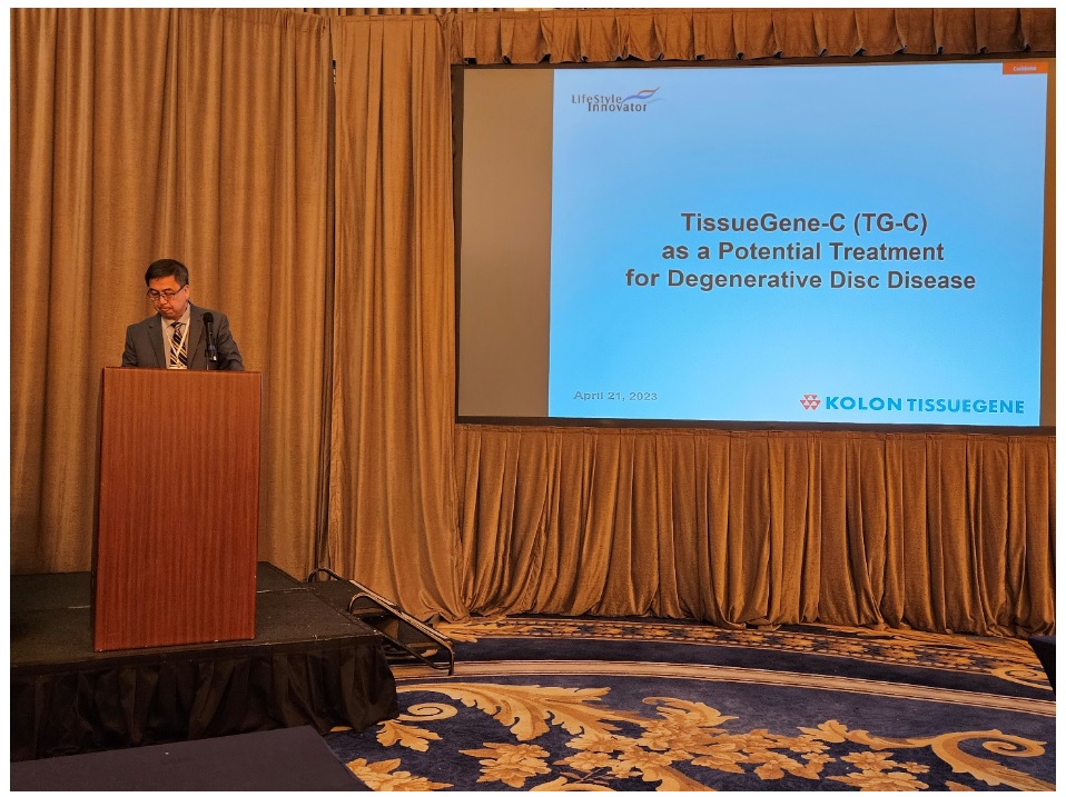 노문종 코오롱티슈진 대표가 NASS에 참석해 발표를 진행하고 있다. / 사진=코오롱티슈진