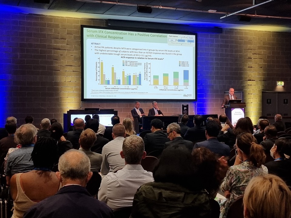 셀트리온그룹은 1일(현지 시각) 이탈리아 밀라노 미코 컨벤션센터에서 열린 유럽류마티스학회(EULAR 2023)에서 류마티스 질환 전문 의료진 및 업계 관계자 등 200여 명이 참석한 가운데, 학술 심포지엄을 개최하고 류마티스 질환의 주요 치료제로 램시마와 램시마SC를 조명하는 시간을 가졌다. / 사진=셀트리온그룹