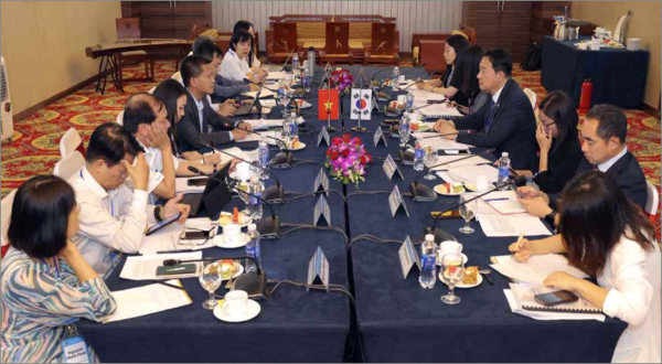 식약처 대표단은 지난 6일 오후 베트남 의약품 규제 당국과 회의를 가졌다.