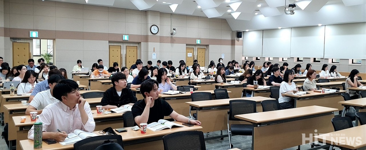 한국의약연구소는 26~27일 내부 인력 및 제약 업계 종사자를 대상으로 세미나를 개최했다. / 사진=황재선 기자