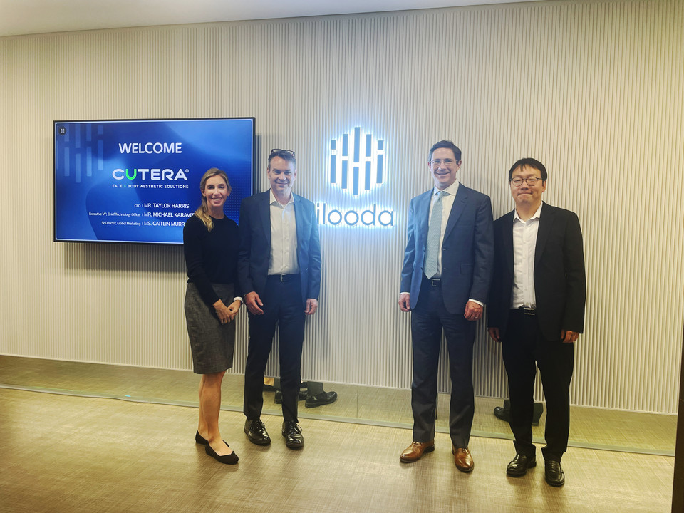 이루다와 큐테라가 전략적 파트너십 강화 및 시장 확대를 위한 협의를 진행했다. (사진 오른쪽에서두번째) 테일러 해리스 큐테라 CEO / 사진=이루다