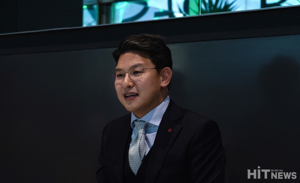 Lotte Biologics CEO Won-Jik Lee conducted a press briefing near the CPHI 2023 Worldwide event in Barcelona, Spain, on October 26th. / Photo by Lotte Biologics