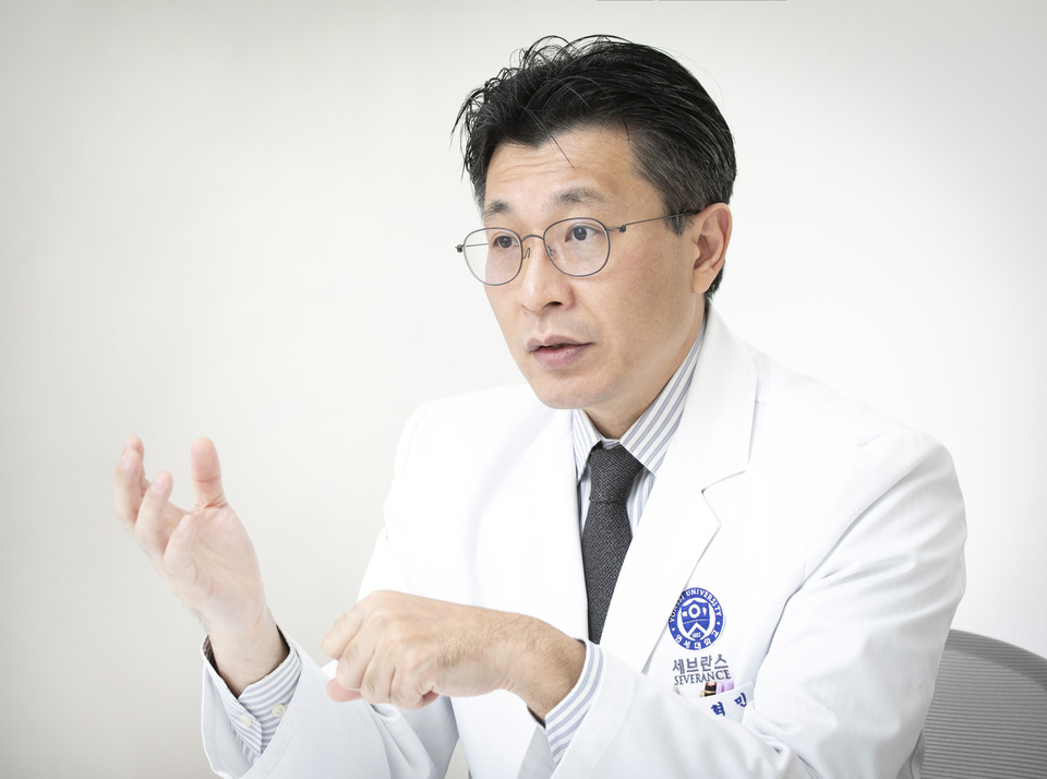 이혁민 교수는 하수 감시를 제대로 하기 위해서는 굉장히 민감하고 신뢰할 수 있을 만한 검사법이 필요하다고 밝혔다.