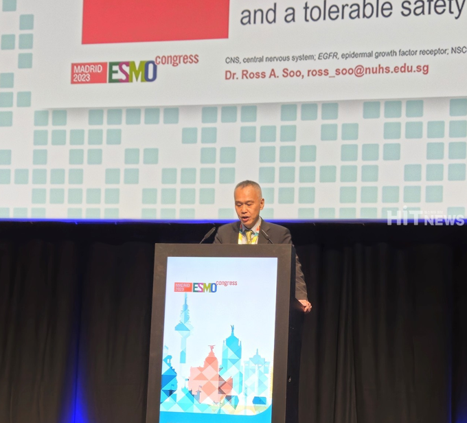 Professor Ross Soo from the National Cancer Centre Singapore explaining the efficacy of 'Leclaza' in brain metastasis through the 'LASER301' Phase 3 clinical trial subgroup analysis at ESMO 2023. / Photo by Reporter Jae-Sun Hwang