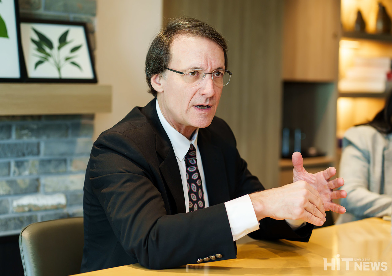 미국 메이오(Mayo) 의대 클리닉 안과 과장 '마이클 스튜어트(Michel W Stewart)' 교수 / 사진=황재선 기자