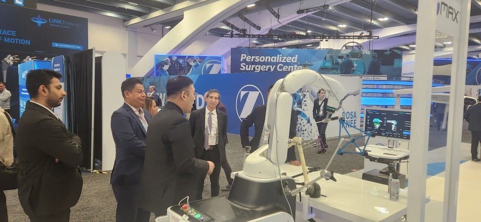 큐렉소의 '큐비스-조인트' 데모 현장 / 사진=큐렉소