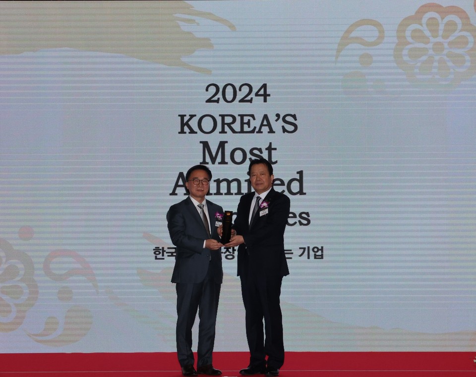 (사진 왼쪽부터) 한수희 한국능률협회컨설팅(KMAC) 대표와 이병만 토토 가상계좌 디시 부사장 / 사진=토토 가상계좌 디시