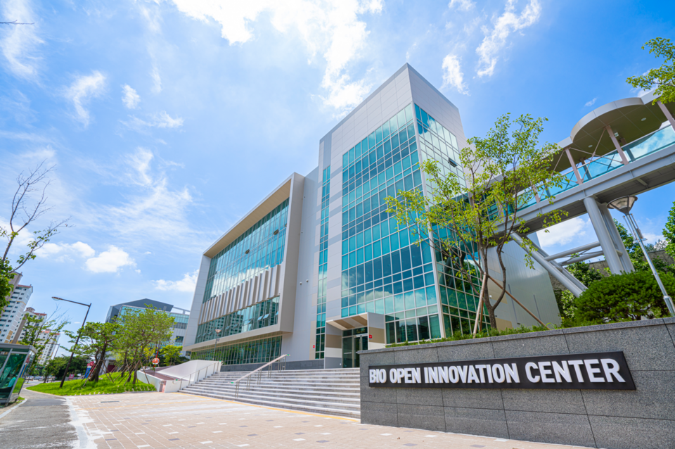 바이오 오픈 이노베이션 센터 전경 / 사진=포스텍 생명공학연구센터