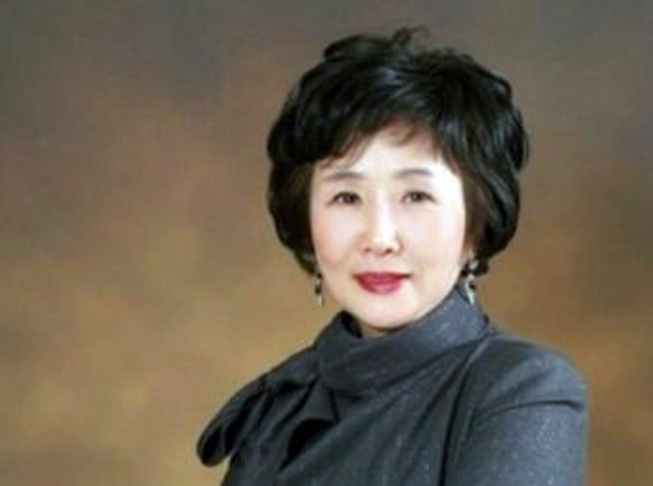 조선혜 회장은 깊은 통찰과 남다른 비즈니스 감삭, 일에 대한 열정과 강력한 추진력으로 대한민국 의약품 유통업계에 새 길을 내고 있다.