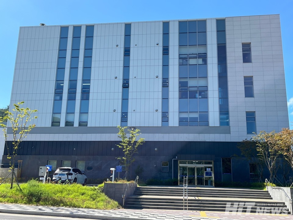 Exterior of the National Immunotherapy Innovation Center