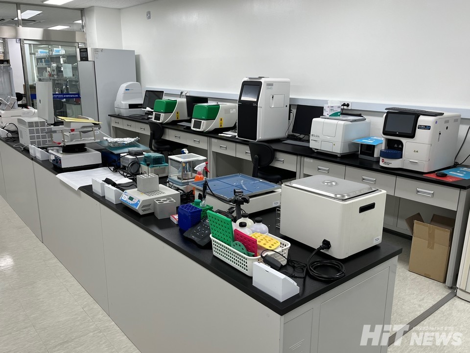 Laboratory equipment at the National Immunotherapy Innovation Center