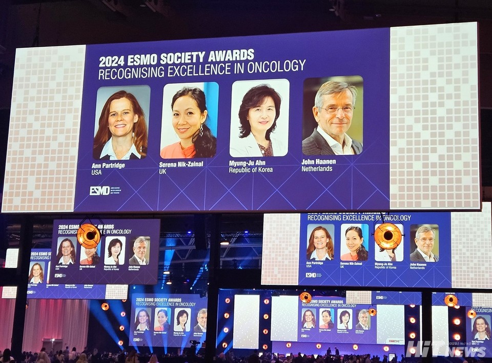 Professor Myung-Joo Ahn of Samsung Medical Center's Department of Hematology and Oncology was selected as the recipient of the 'ESMO Women for Oncology Award' at the European Society for Medical Oncology (ESMO) Annual Meeting. / Photo by Reporter Jaesun Hwang