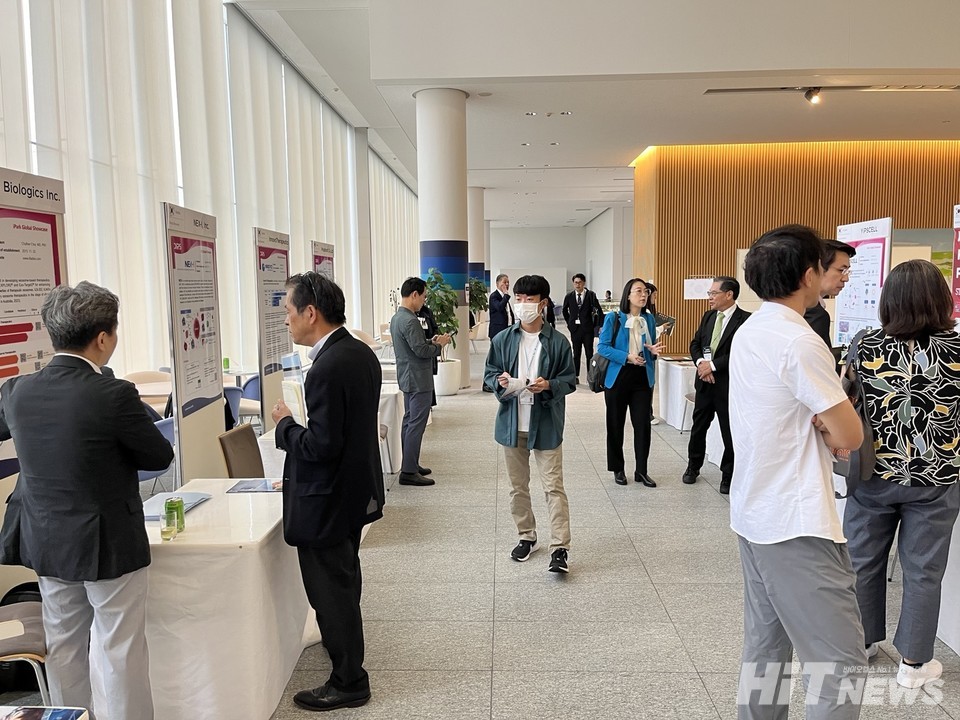 국내 바카라 게임 사이트 기업 관계자들이 글로벌 기업 관계자들과 네트워킹을 진행하고 있다.