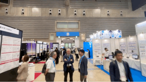 바이오재팬은 3일차에도 정신없이 흘러갑니다. 으레 전시회는 마지막 날 오후 시간이 가장 조용하지만 바이오재팬은 금요일 미팅이 많은 편에 속하는 행사라고 관계자들은 전합니다.