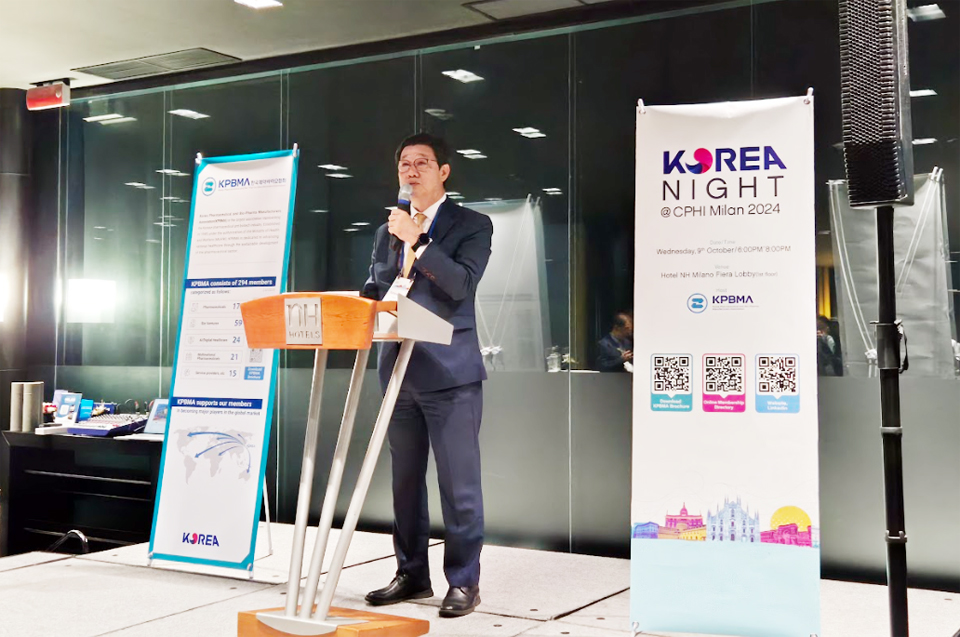 코리아 나잇 리셉션에서 노연홍 한국제약바이오협회장이 인사하고 있다. 노 회장은 협회가 기업들의 글로벌 진출에 더 많은 지원을 할 수 있도록 고민하겠다고 했다. 사진=한국제약바이오협회/