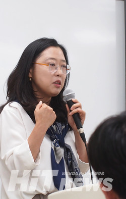 최윤정 연세대 교수가 연구 결과를 발표하고 있다.