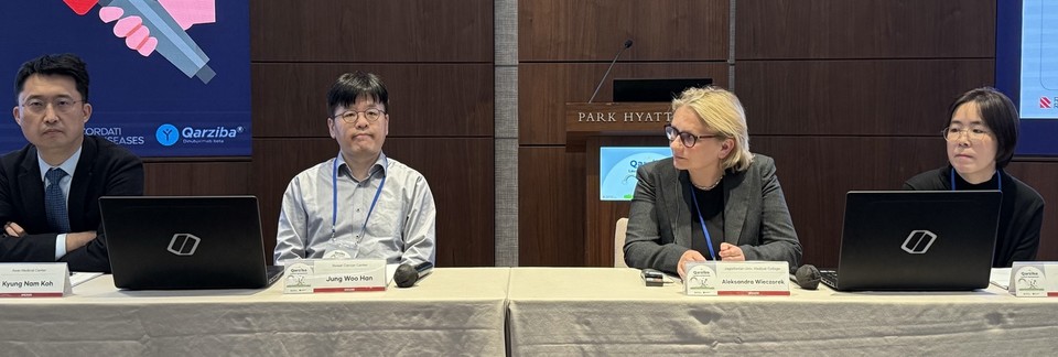(사진 왼쪽부터) 고경남 울산의대 소아청소년종양혈액과 교수, 한정우 연세의대 소아혈액종양과 교수, 알렉산드라 비에초렉 야기엘론스키대학교 의과대학 혈액종양학과 교수, 이지원 삼성서울병원 소아청소년과 부교수