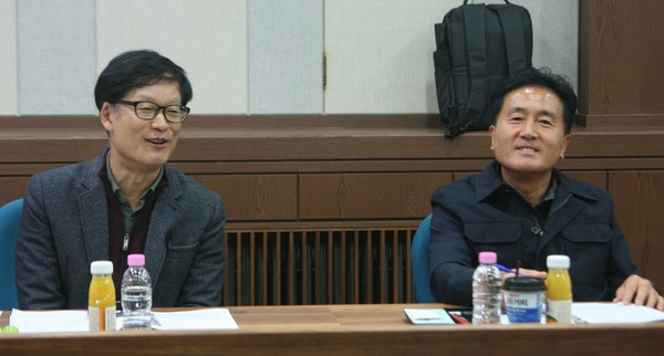 지방식약처장협의회 성과를 설명하는 김영균 대구지방청장(왼쪽)과 주선태 부산지방청장(오른쪽) / 사진=윤구현 기자