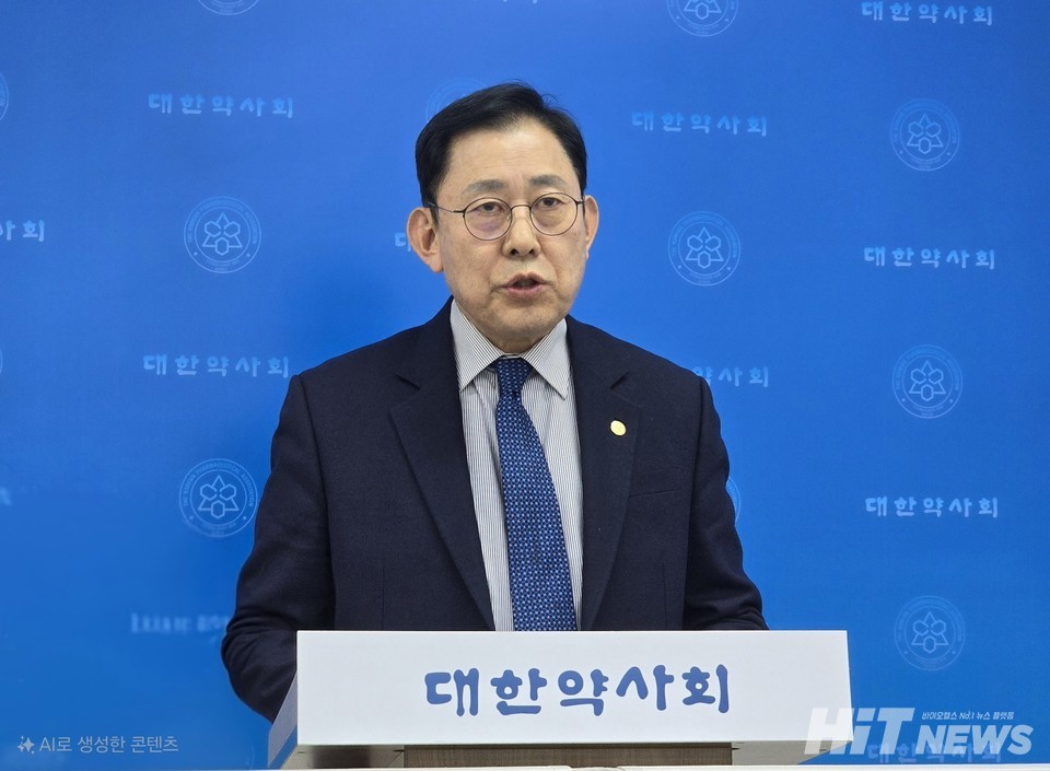 최광훈 후보는 9일 긴급 기자회견을 열고 이야기하고 있다. / 사진=김민지 기자