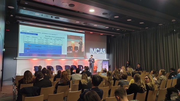 삼양홀딩스가 이번 IMCAS에서 연 봉합사 술기 관련 심포지엄