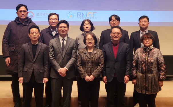 On February 19, ahead of the Advanced 사설 카지노 Bio Act revision, key agencies—including the Ministry of Health and Welfare, 사설 카지노 Medicine Promotion Foundation, National Institute of Health, and Ministry of Food and Drug Safety—held a joint briefing to enhance understanding of the new advanced 사설 카지노 medicine treatment system.
