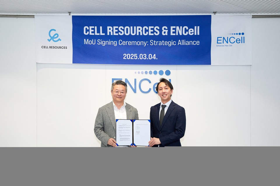 이엔셀 장종욱 대표(왼쪽)와 CRC 아리타 고타로 대표. / 사진=이엔셀 제공