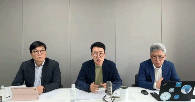 HLB가 21일 오전 기자간담회에서 이번 FDA의 CRL 통보에 대해 설명하고 있다 / 사진=온라인 기자간담회 캡처